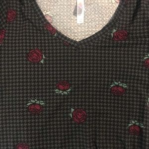 LuLaRoe Tops - LulaRoe Christy Tee LuLaRoe Tops - LulaRoe Christy Tee